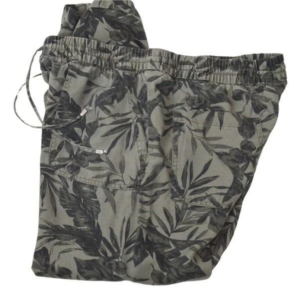 Old Navy Soft Tencel Olive Leaf Print Loose Fit Pull On Joggers, Medium - Picture 7 of 11